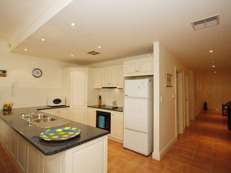 17 Tapley St, Adelaide SA 5000