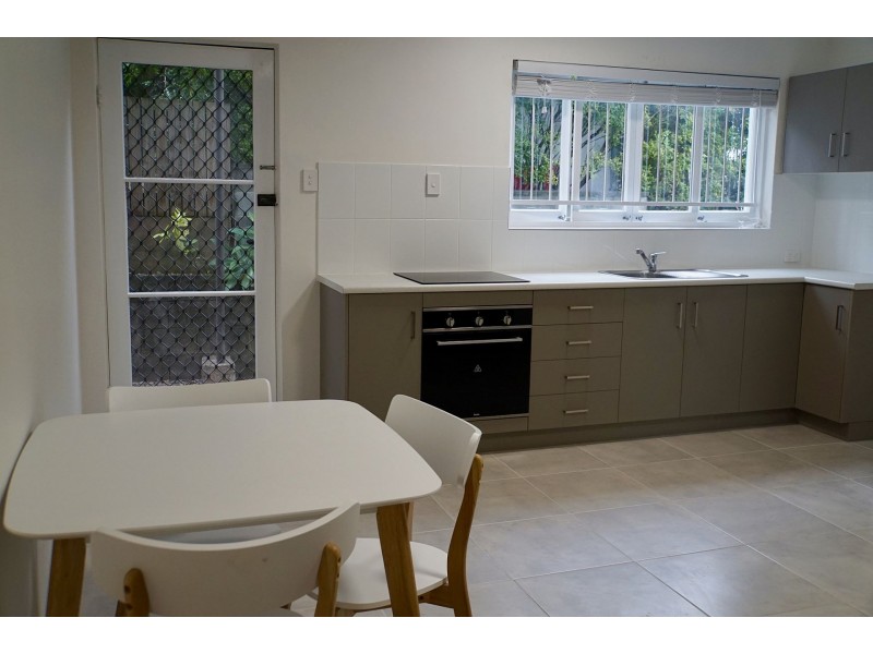 2/9 Victoria Tce, Annerley QLD 4103