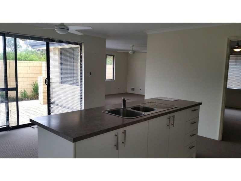 17 Mariposa Gdns, Success WA 6164