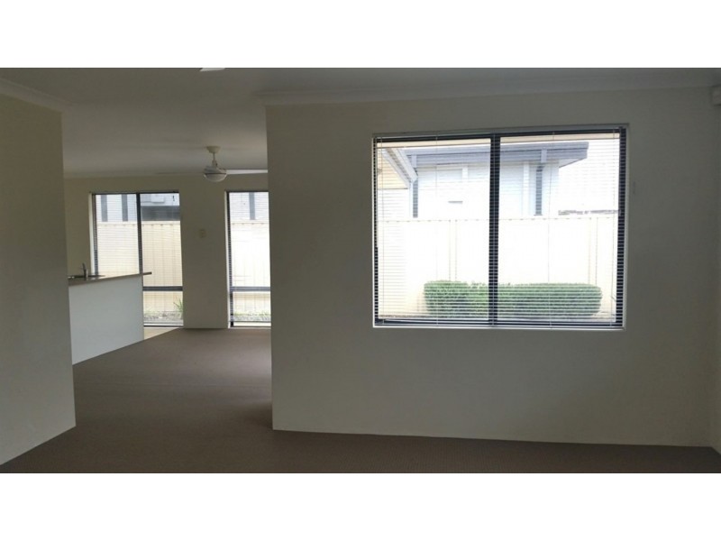 17 Mariposa Gdns, Success WA 6164