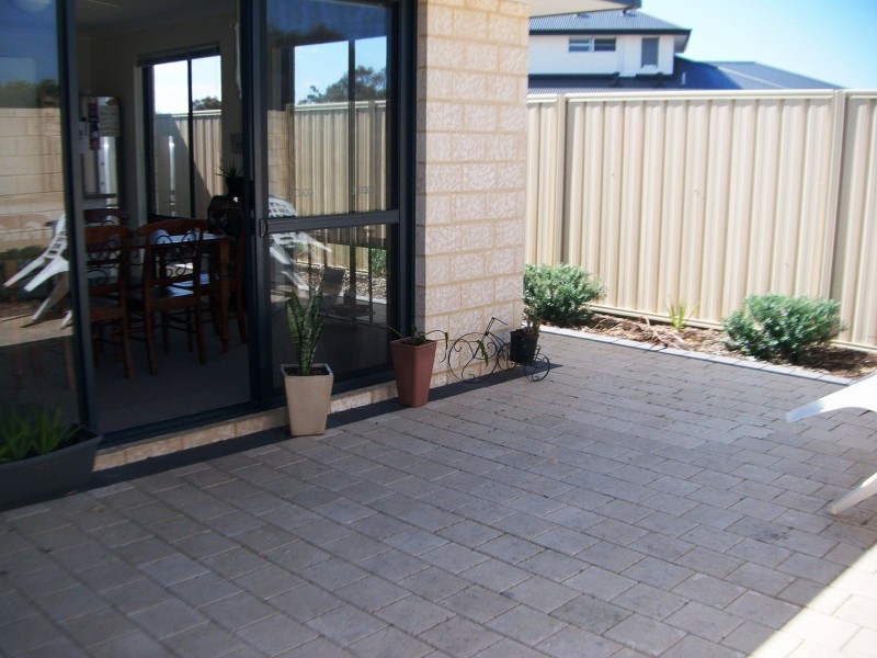 17 Mariposa Gdns, Success WA 6164