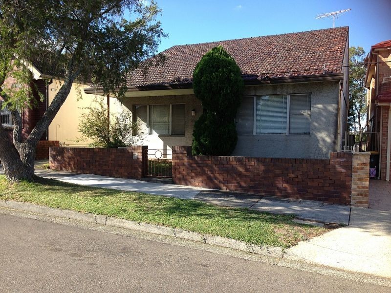154 Duntroon St, Hurlstone Park NSW 2193