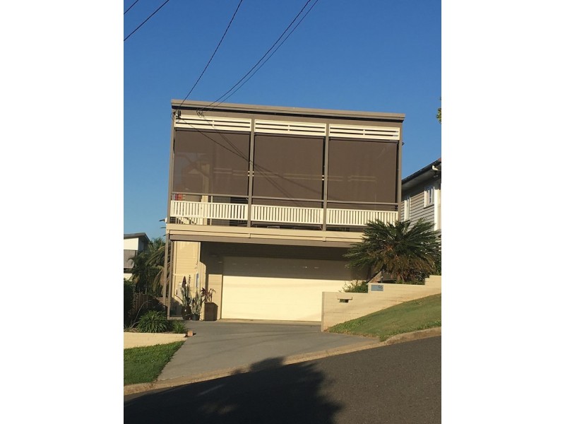 96 Pear St, Greenslopes QLD 4120