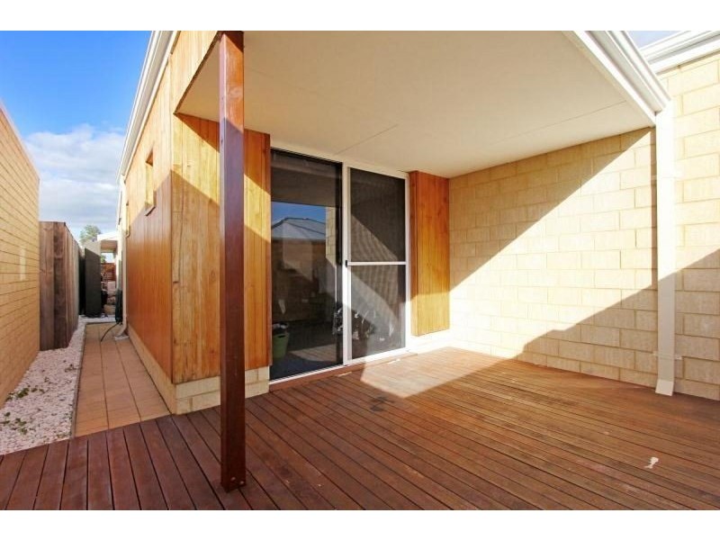 25 Bundaleer Ave, Ellenbrook WA 6069