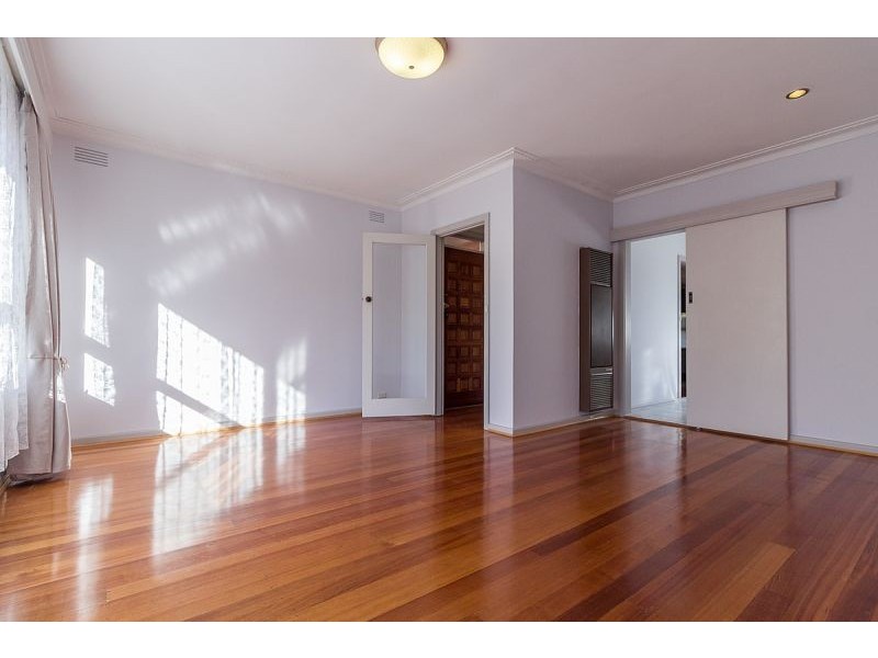 2/12 Somers St, Burwood VIC 3125