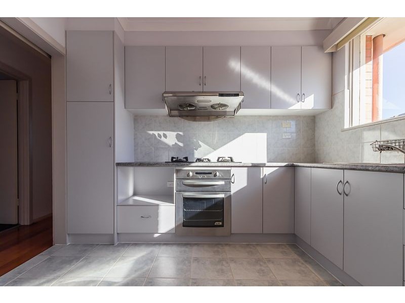 2/12 Somers St, Burwood VIC 3125