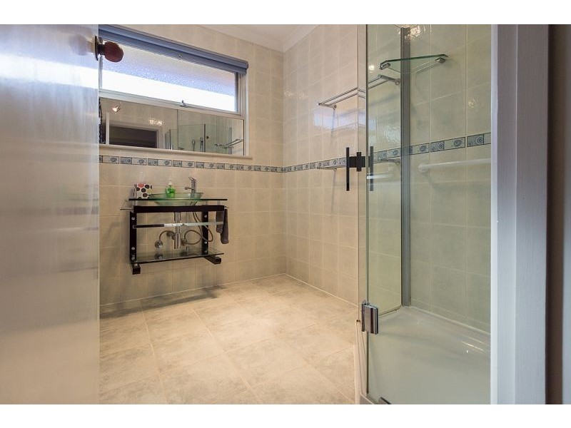 2/12 Somers St, Burwood VIC 3125