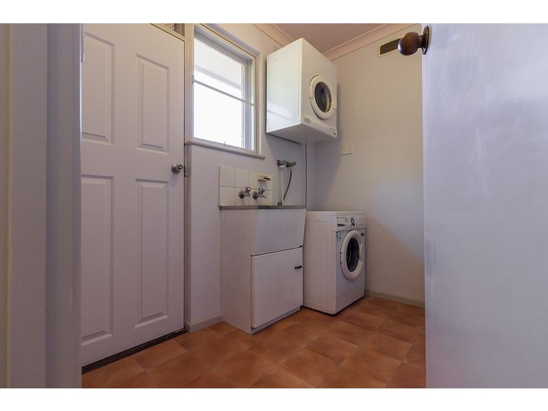 2/12 Somers St, Burwood VIC 3125