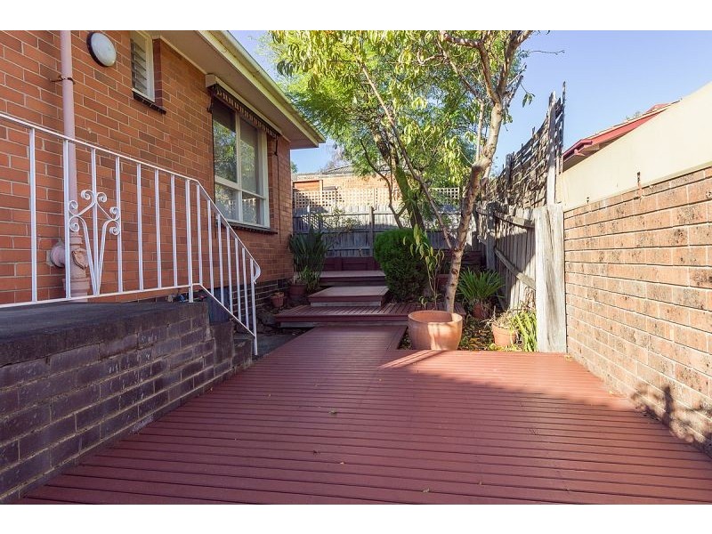 2/12 Somers St, Burwood VIC 3125