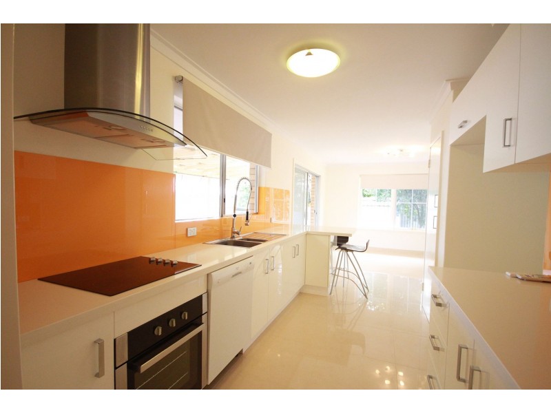 11 Mcwhae Rd, Hillarys WA 6025