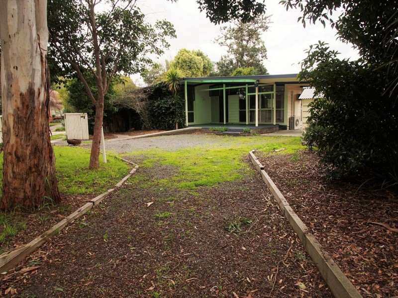 5 Devon Ct, Frankston VIC 3199