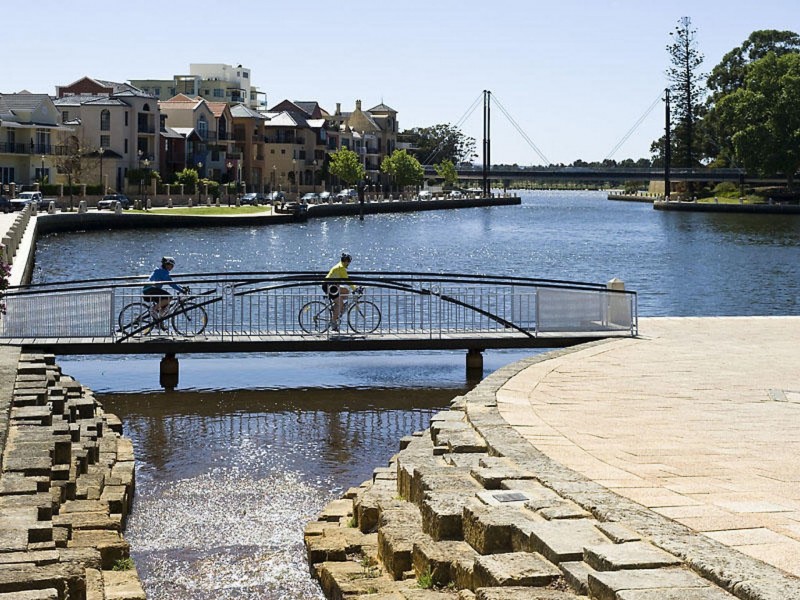 2/24 Saunders, East Perth WA 6004