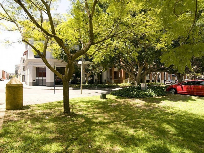 2/24 Saunders, East Perth WA 6004