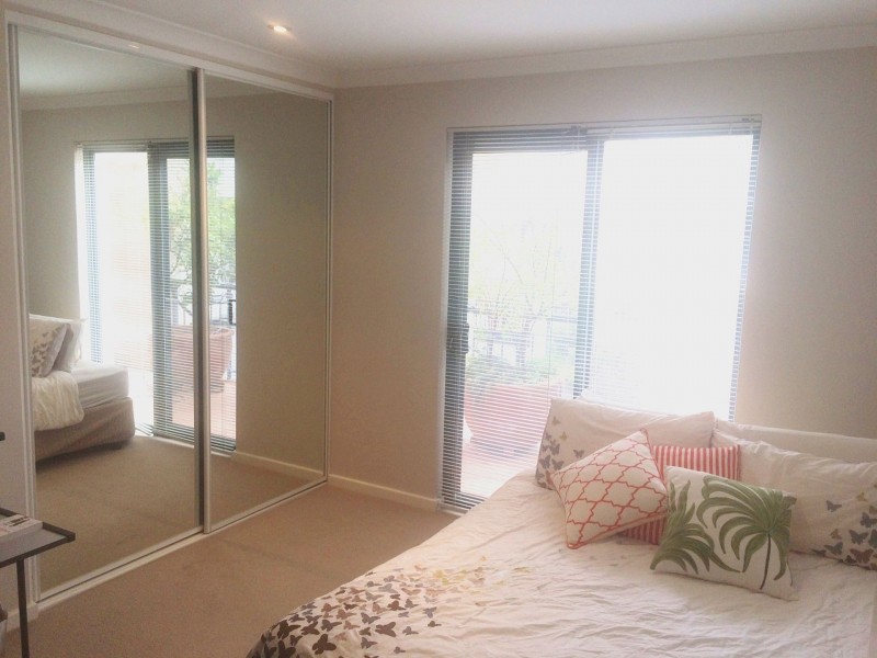 2/24 Saunders, East Perth WA 6004