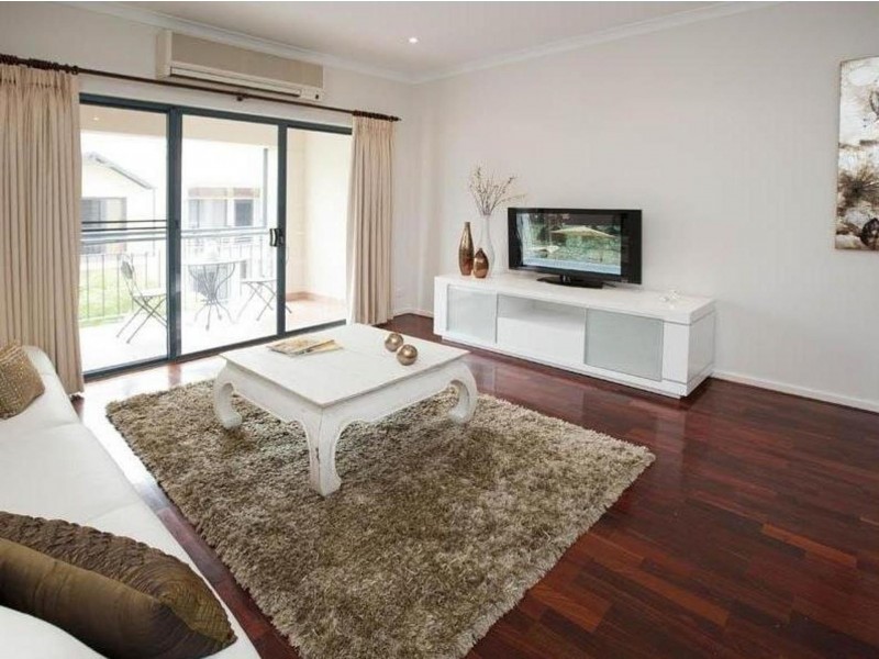 2/24 Saunders, East Perth WA 6004