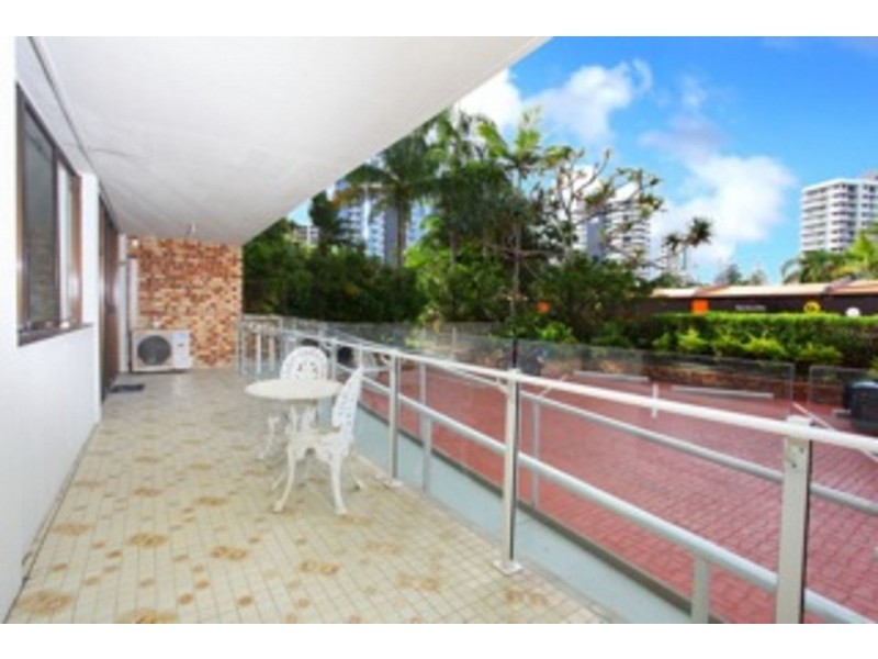 33 Thornton St, Surfers Paradise QLD 4217