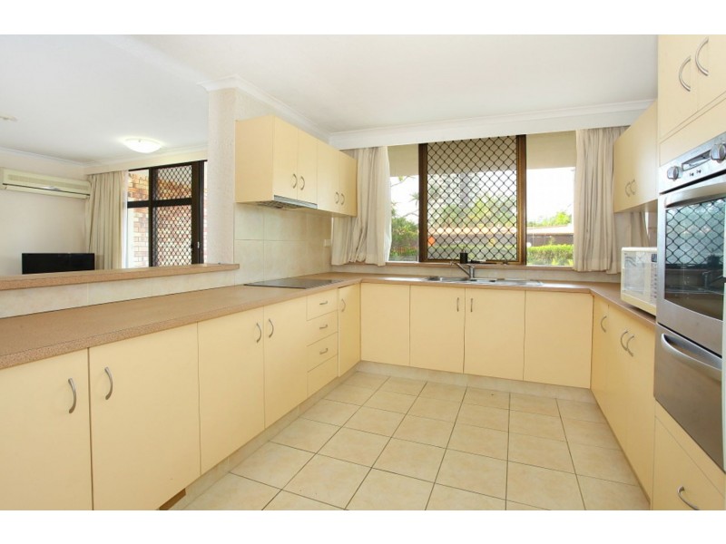 33 Thornton St, Surfers Paradise QLD 4217