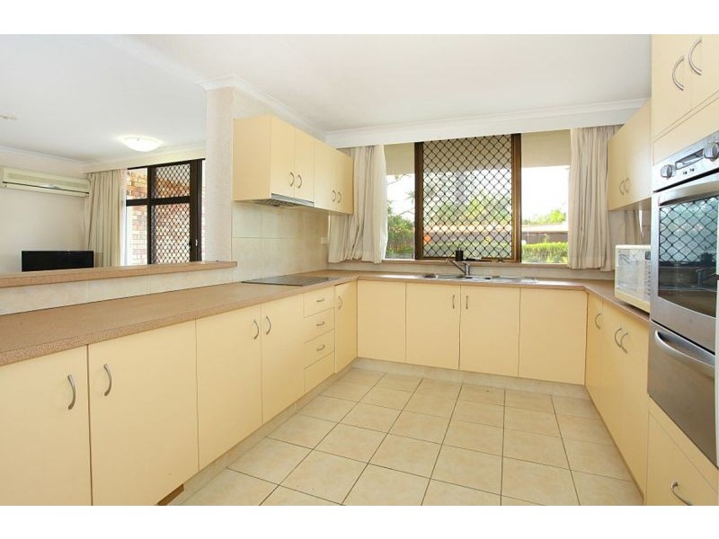 33 Thornton St, Surfers Paradise QLD 4217