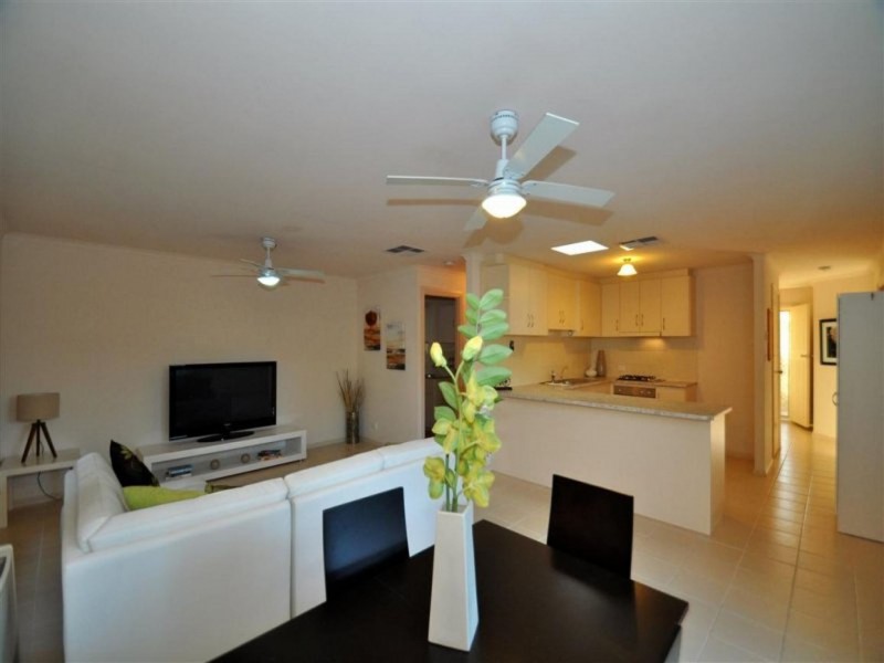 4 Lyle St, Morphett Vale SA 5162