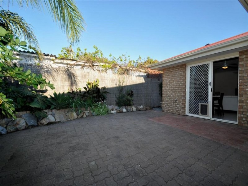 4 Lyle St, Morphett Vale SA 5162