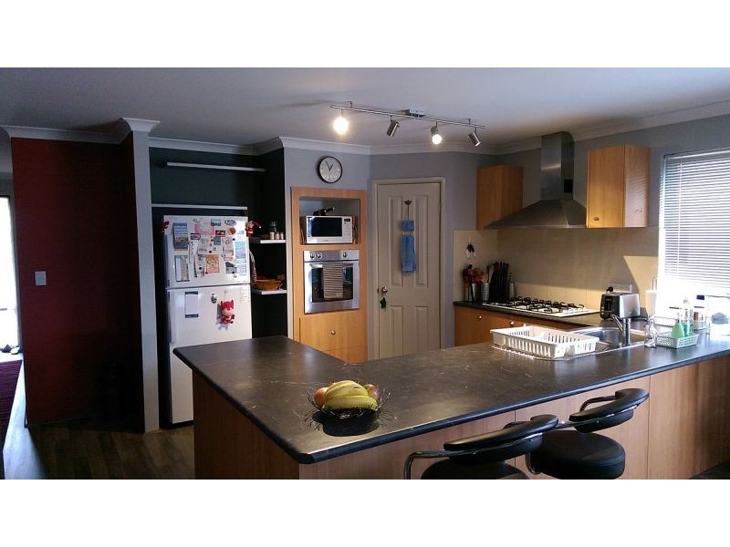 15 Lambeth Cir, Wellard WA 6170