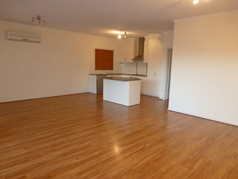 27 Singer Dr, Happy Valley SA 5159