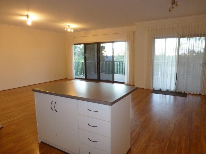 27 Singer Dr, Happy Valley SA 5159