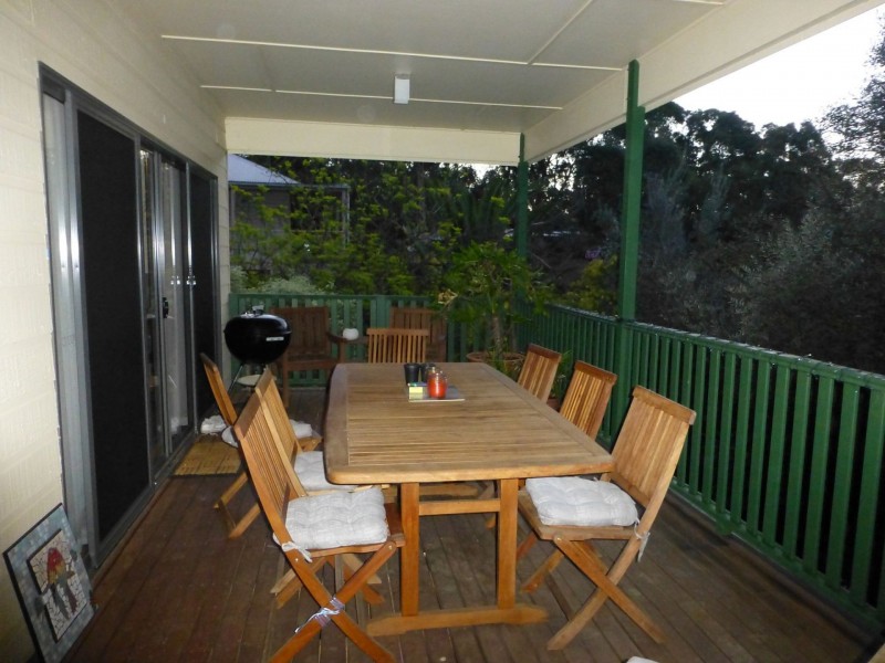 27 Singer Dr, Happy Valley SA 5159
