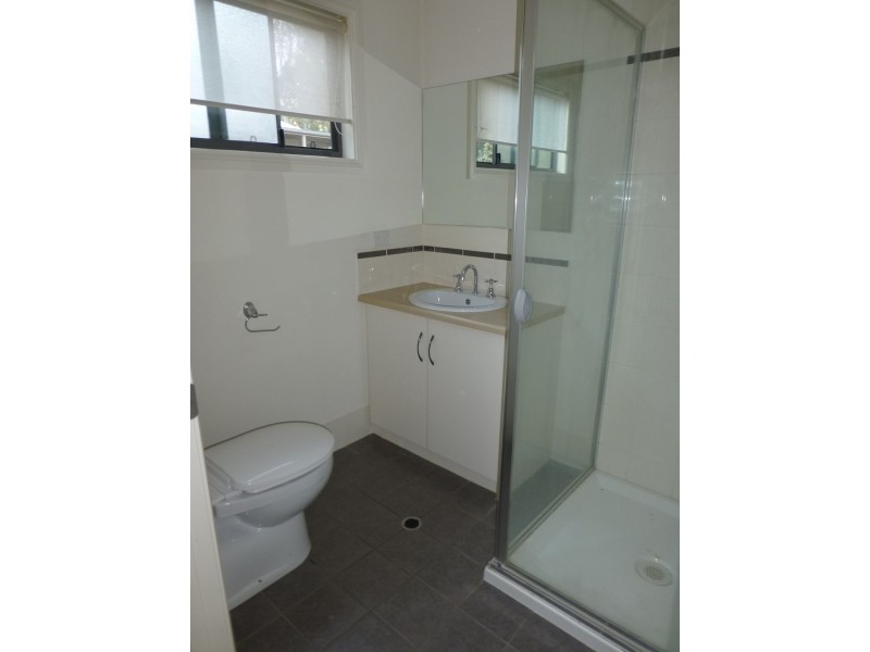 27 Singer Dr, Happy Valley SA 5159
