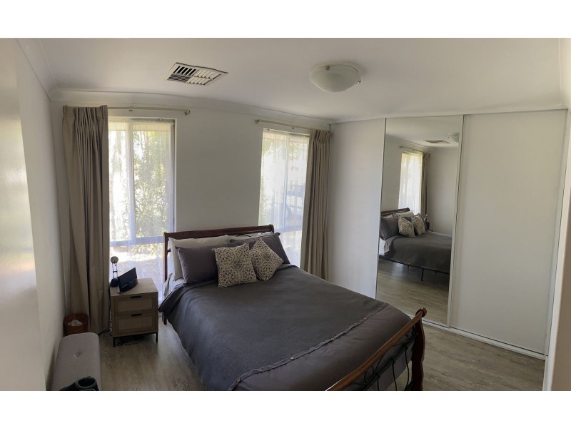 8 Ellison Dr, Langford WA 6147