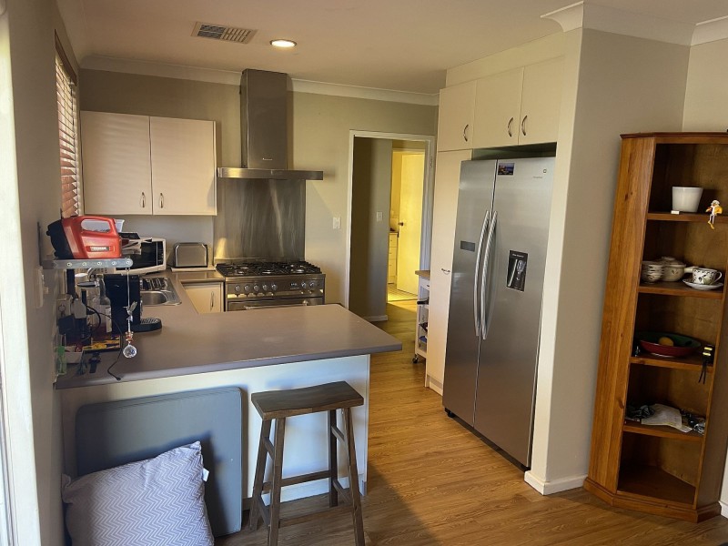 8 Ellison Dr, Langford WA 6147