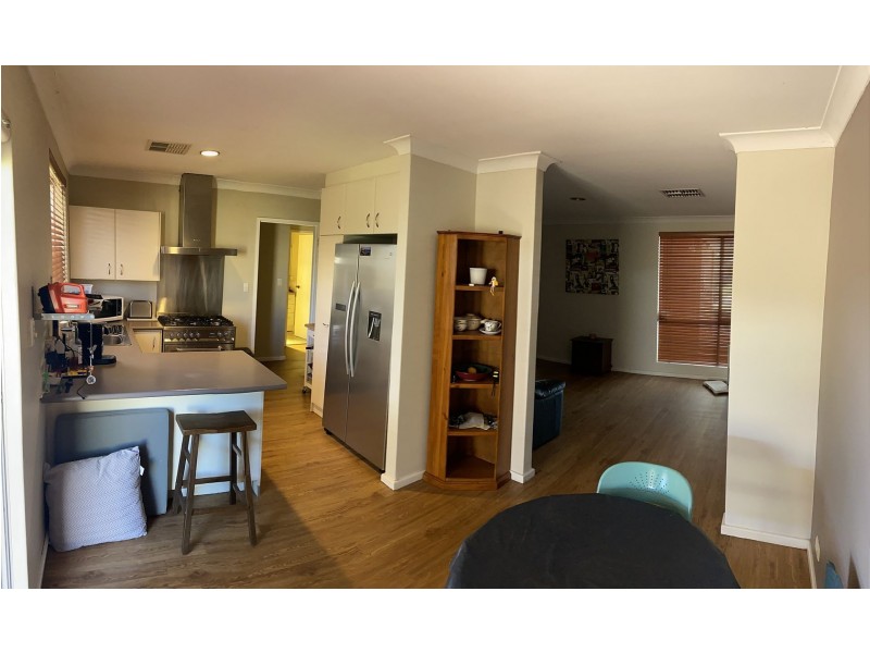 8 Ellison Dr, Langford WA 6147