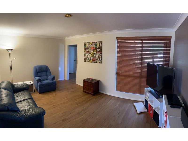 8 Ellison Dr, Langford WA 6147