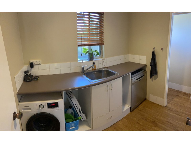 8 Ellison Dr, Langford WA 6147