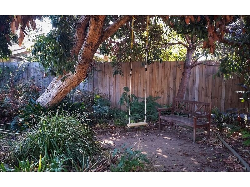 27 Ebden Ave, Black Rock VIC 3193