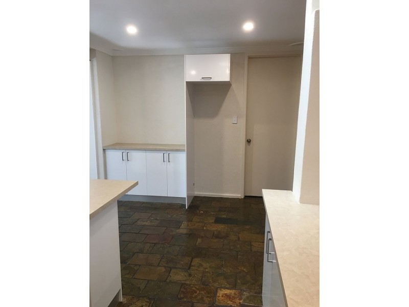 25 Fenellia Cres, Craigie WA 6025