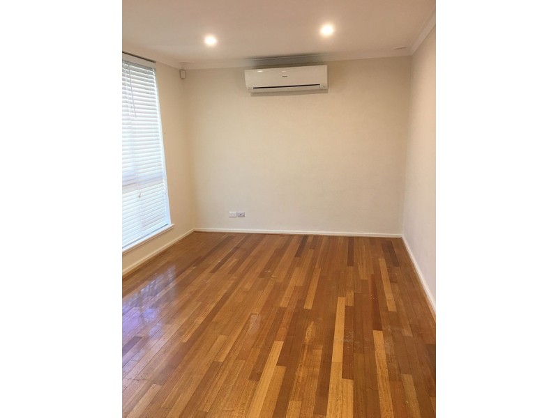 25 Fenellia Cres, Craigie WA 6025