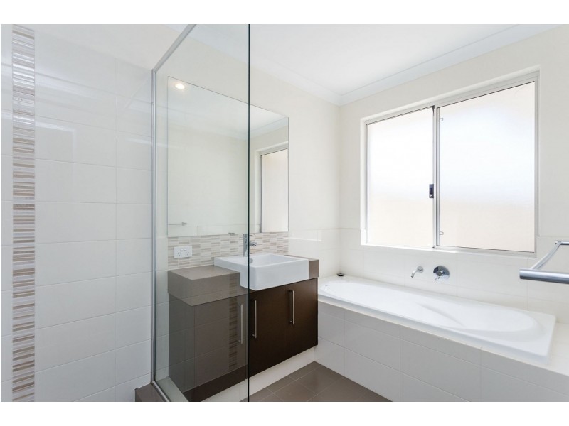 39D Mayor Rd, Coogee WA 6166