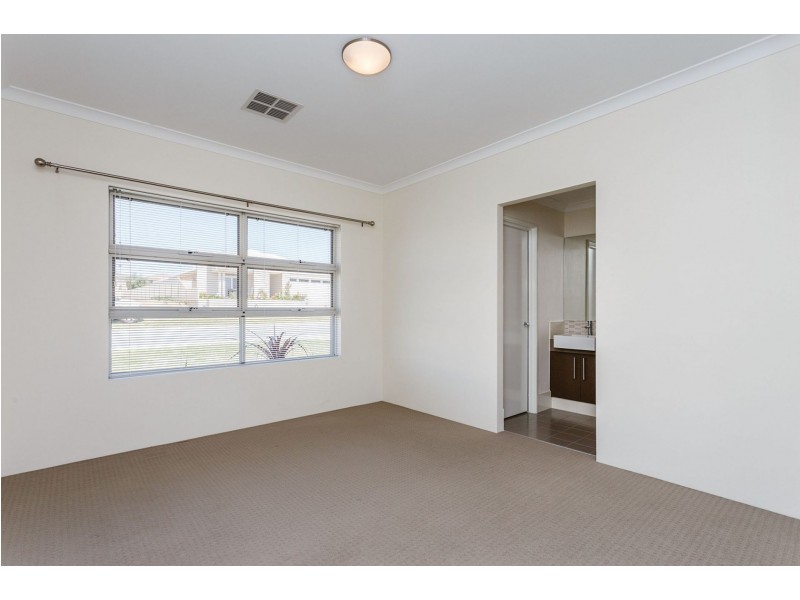 39D Mayor Rd, Coogee WA 6166