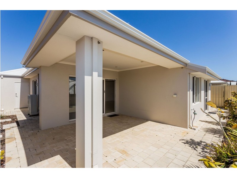 39D Mayor Rd, Coogee WA 6166