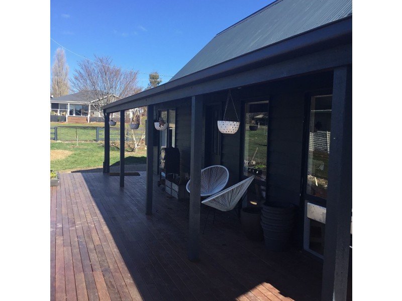 24 Dundas St, Lancefield VIC 3435