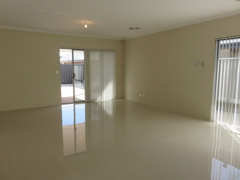 14 Ellsworth Rd, Wellard WA 6170