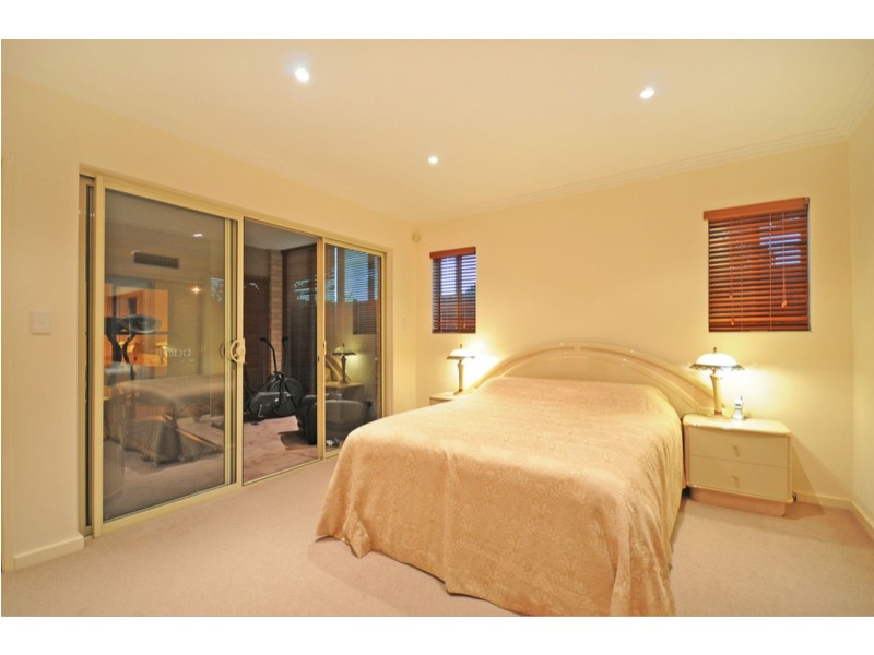 33 Talia Dr, Stirling WA 6021