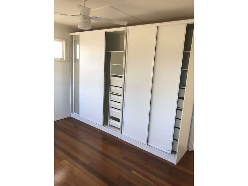 18 Lloyd George St, Eastern Heights QLD 4305