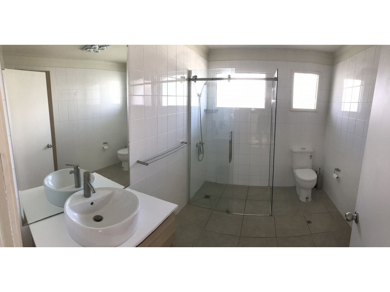 18 Lloyd George St, Eastern Heights QLD 4305