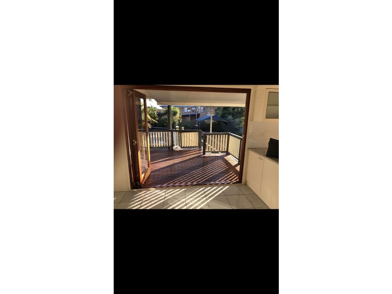 18 Lloyd George St, Eastern Heights QLD 4305