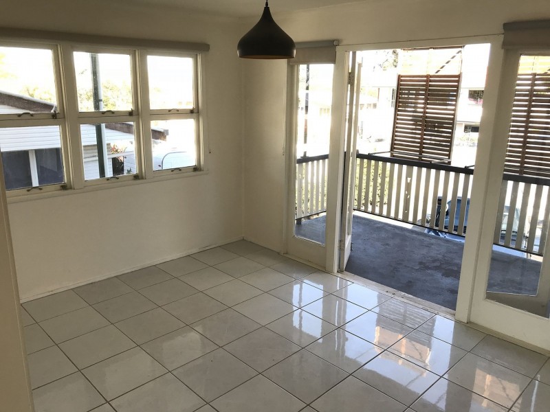 18 Lloyd George St, Eastern Heights QLD 4305