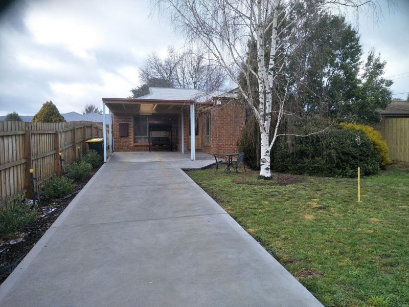 4A Burke St, Woodend VIC 3442