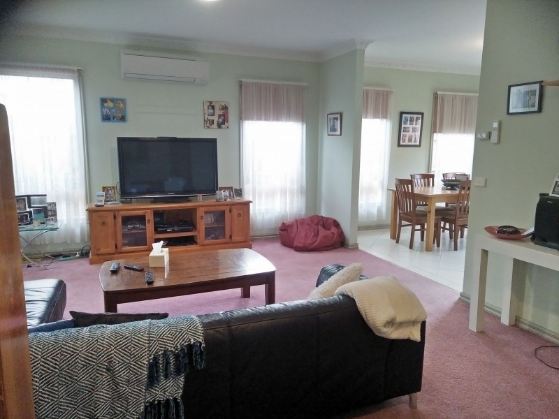 4A Burke St, Woodend VIC 3442