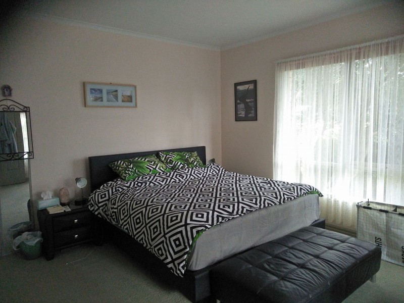 4A Burke St, Woodend VIC 3442